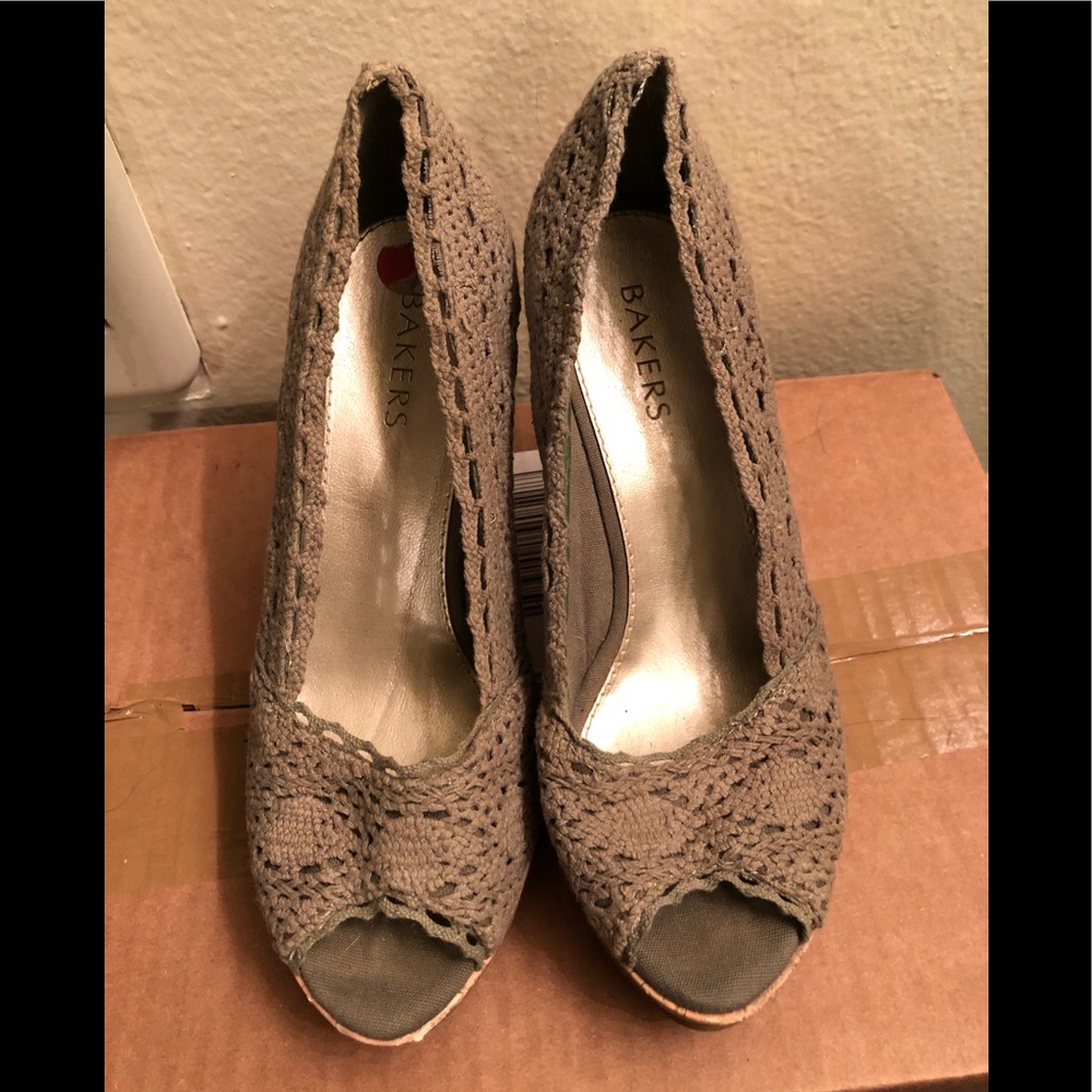 Brand New Bakers Wedge shoe, size 8